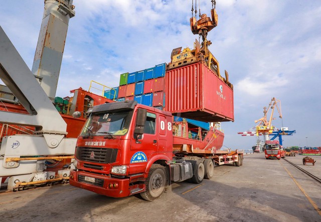 Vận chuyển quốc tế Chuyển tuyến là gì - Giải pháp logistics linh hoạt